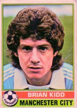 1977-78 Topps Footballer English (Red Backs) #5 Brian Kidd Front