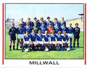 1980-81 Panini Football (UK) #445 Team Photo Front