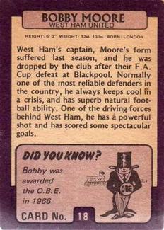 1971-72 A&BC Gum English Footballers (Purple Backs) #18 Bobby Moore Back