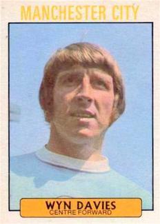 1971-72 A&BC Gum English Footballers (Purple Backs) #280 Wyn Davies Front