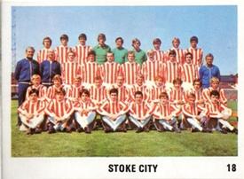 1970 The Sun Football Swap Cards #18 Team Photo Front