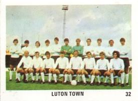 1970 The Sun Football Swap Cards #32 Team Photo Front
