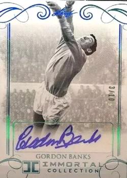 2018 Leaf Soccer Immortal Collection - Autographs Blue #BA-GB1 Gordon Banks Front