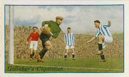 1928 Gallaher Ltd Footballers #19 Manchester United v Huddersfield Town Front