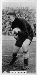 1934 Gallaher Footballers in Action #67 Vic Woodley Front