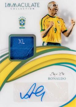 2018-19 Panini Immaculate Collection - Tag Autographs #TA-R9 Ronaldo Front