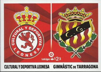 2017-18 Panini LaLiga Santander Este Stickers - LaLiga 1/2/3 #4 Escudos Cultural Leonesa / Gimnástic Front