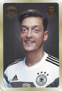 2018 Ferrero WM 2018 DFB Team #19 Mesut Ozil Front