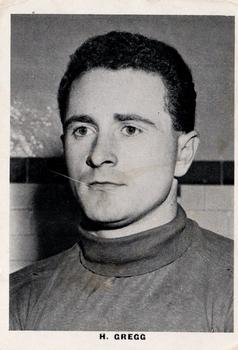 1961 Leaf Footballers #11 Harry Gregg Front