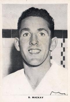 1961 Leaf Footballers #23 Dave Mackay Front