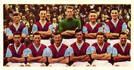 1958-59 Soccer Bubble Gum Soccer Teams #37 Burnley Front