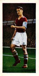 1956-57 Chix Confectionery Famous Footballers #11 Peter McParland Front