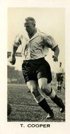 1935 John Sinclair English & Scottish Football Stars #18 Tom Cooper Front