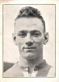 1935 R & J Hill Popular Footballers #15 Roy Goodall Front