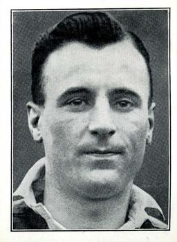 1935 R & J Hill Popular Footballers #39 Lewis Stoker Front