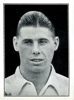 1935 R & J Hill Popular Footballers #48 Ray Westwood Front