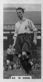 1934 J. A. Pattreiouex Footballers in Action #24 Willie Cook Front