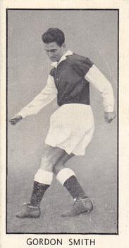 1956 D.C. Thomson The Wizard Famous Footballers #17 Gordon Smith Front