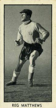 1956 D.C. Thomson The Wizard Famous Footballers #21 Reg Matthews Front