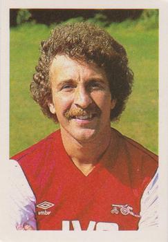 1983-84 FKS Publishers Soccer Stars #10 Alan Sunderland Front