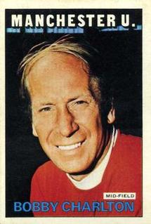 1972 A&BC Red Backs #104 Bobby Charlton Front