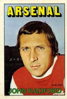 1972 A&BC Red Backs #124 John Radford Front