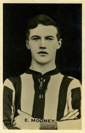 1921 D.C. Thomson Famous British Footballers #NNO Peter Mooney Front