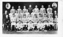 1922 Chums Football Teams #13 Huddersfield Town Front