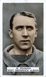 1923 British American Tobacco Famous Footballers #24 Hubert Pearson Front