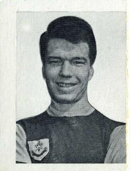 1966-67 A&BC Footballers #28 Alex Elder Front