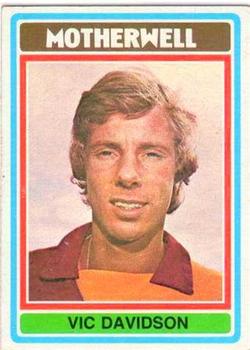 1976-77 Topps Footballers (Scottish, Red backs) #34 Vic Davidson Front