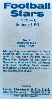 1975-76 Bassett & Co. Football Stars #2 Mervyn Day Back