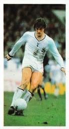 1981-82 Bassett & Co. Football #33 Glenn Hoddle Front