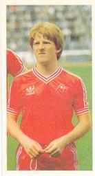1981-82 Bassett & Co. Football #44 Gordon Strachan Front