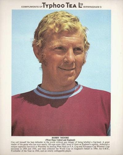 1973-74 Ty-Phoo Football Stars #NNO Bobby Moore Front