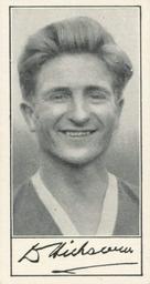 1958 Barratt & Co. Famous Footballers (A6) #33 Dave Hickson Front