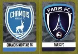 2020-21 Panini FOOT 2021 #561 Chamois Niortais F.C. / Paris FC Logo Front