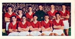 1957-58 Soccer Bubble Gum Soccer Teams Series 1 #28 Manchester United F.C. Front