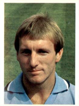 1980-81 Daily Star Football #67 Steve Hunt Front