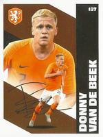 2021 Albert Heijn Eredivisie Onze Voetbalhelden #137 Donny van de Beek Front