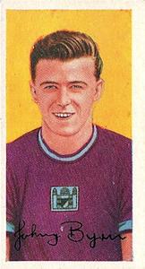 1961 Barratt & Co. Famous Footballers (A9) - A8 Misprint #10 Johnny Byrne Front