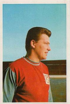 1988 Leaf - 100 Years of Soccer Stars #19 Johnny Byrne Front