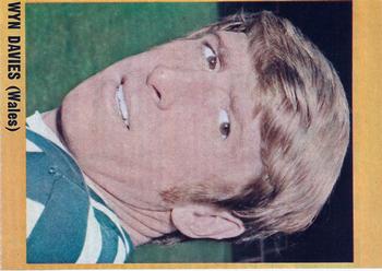 1969-70 Goal Magazine Gallery of World Stars #NNO Wyn Davies Front