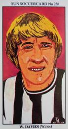 1978-79 The Sun Soccercards #238 Wyn Davies Front