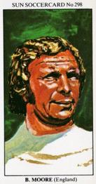 1978-79 The Sun Soccercards #298 Bobby Moore Front