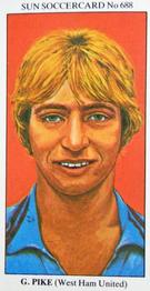 1978-79 The Sun Soccercards #688 Geoff Pike Front