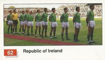 1990 Merlin The World Cup Sticker Collection Italia 1990 #62 Republik of Ireland Team Photo Front