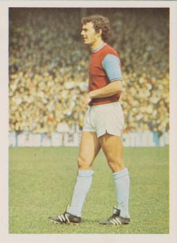1974-75 Panini Top Sellers #326 Trevor Brooking Front