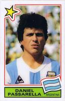 1981 Panini Football Superstars #NNO Daniel Passarella Front