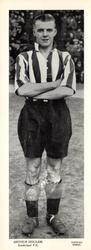 1939-40 Topical Times Footballers #NNO Arthur Housam Front